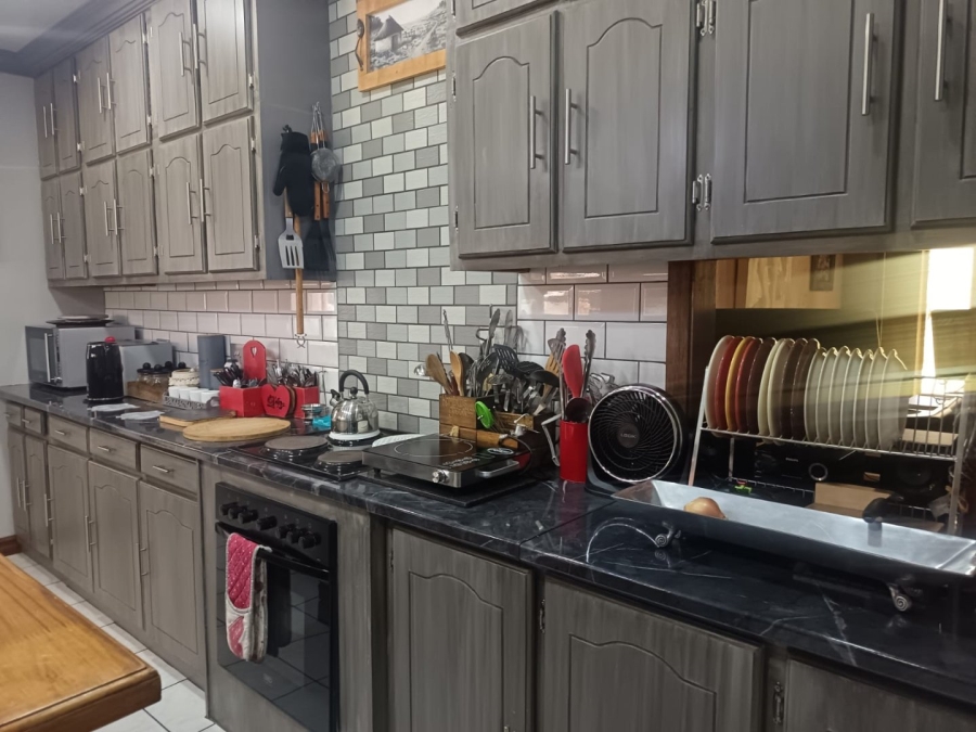 4 Bedroom Property for Sale in Carters Glen Northern Cape